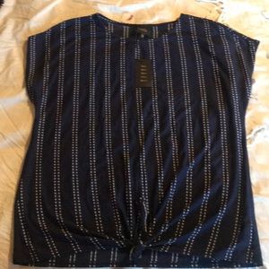 W5 front tie knot shirt